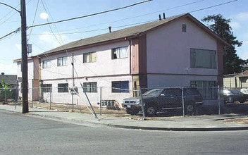 8211 D St in Oakland, CA - Building Photo - Building Photo