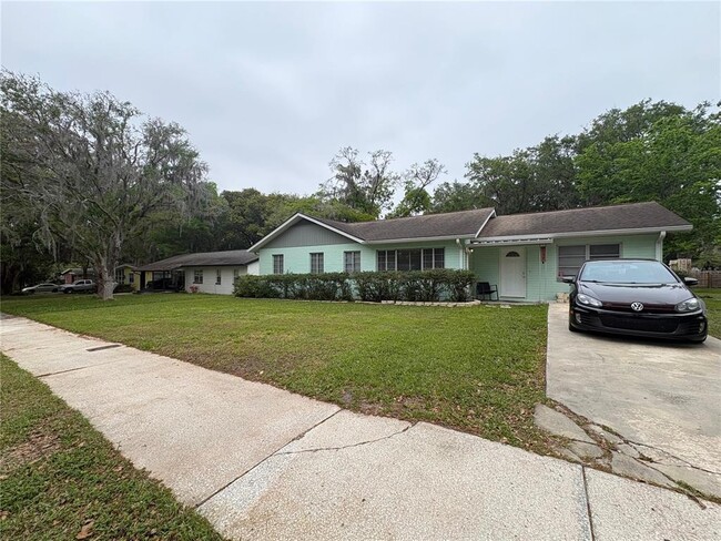1137 NE 9th St in Ocala, FL - Building Photo - Building Photo