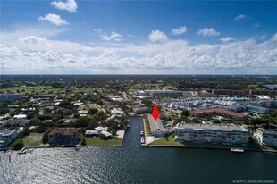 68 Yacht Club Dr in North Palm Beach, FL - Building Photo