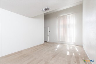 5009 John David Dr in Killeen, TX - Building Photo - Building Photo
