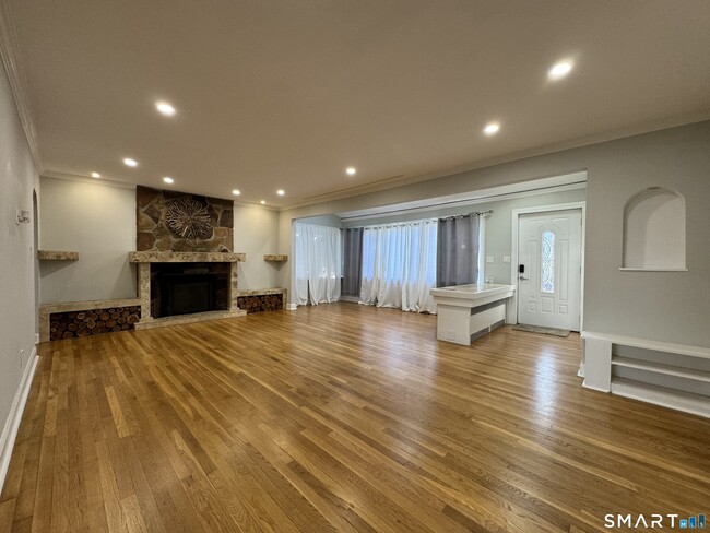 415 Savoy St in Bridgeport, CT - Building Photo - Building Photo