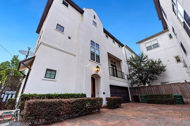 property at 1406 Hickory St