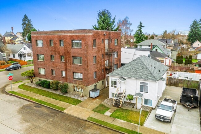 2331 Rockefeller Ave