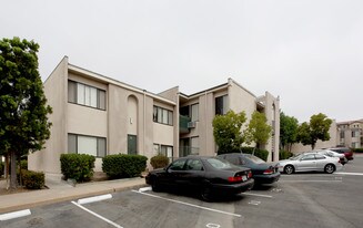 Villa Verde in San Diego, CA - Building Photo