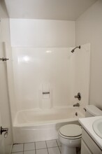 11659 Chandler Blvd in North Hollywood, CA - Building Photo - Building Photo