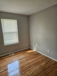 5024 Tulip Tree Ln photo'