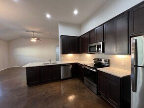 1101 Burek Cross in Seguin, TX - Building Photo - Building Photo