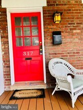 317 Wesmond Dr in Alexandria, VA - Foto de edificio - Building Photo