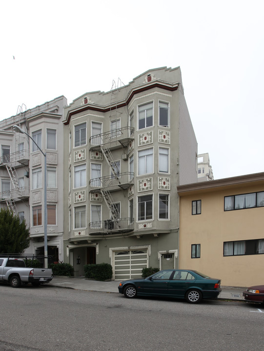 1267 Chestnut St in San Francisco, CA - Building Photo