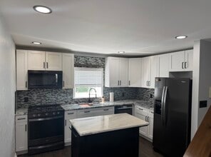 119 Cloverhill Rd in Pasadena, MD - Foto de edificio - Building Photo