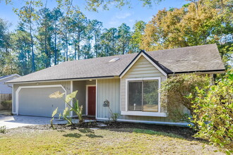 8152 Honeysuckle Ln in Jacksonville, FL - Building Photo - Building Photo