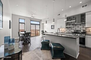 104 High St in Reno, NV - Building Photo