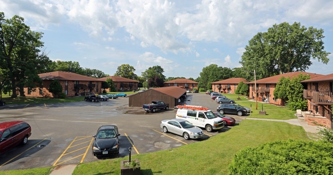 Fox River Bluff in Appleton, WI - Foto de edificio - Building Photo