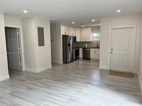 112 N D St in Lake Worth Beach, FL - Building Photo - Building Photo