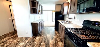 9792 Spinnaker Dr in Ira, MI - Building Photo