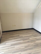 1569 1st Ave SE, Unit #4 in Cedar Rapids, IA - Building Photo - Building Photo