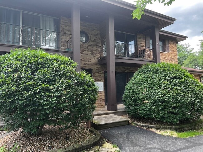 property at 516 Lincoln Ln