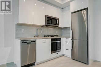 195 McCaul St in Toronto, ON - Building Photo - Building Photo