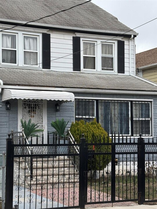119-39-119194 194th St in Queens, NY - Foto de edificio