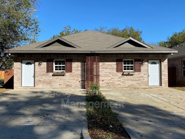 property at 729 E Brown St