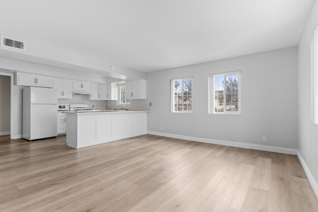 1022 El Camino Dr, Unit C in Costa Mesa, CA - Foto de edificio