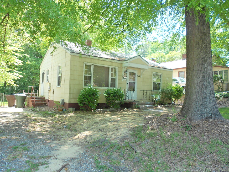 937 Highland Ave in Greensboro, NC - Building Photo