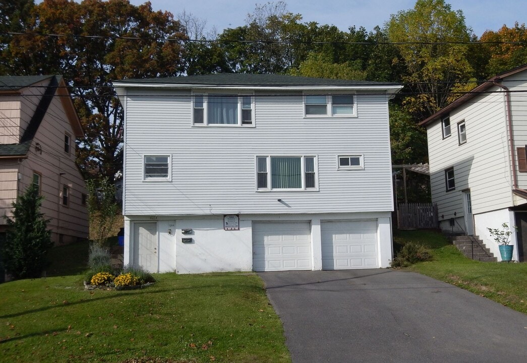 1264 Westcott St in Syracuse, NY - Building Photo