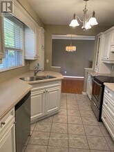 48 N Forster Park Dr in Oakville, ON - Building Photo - Building Photo