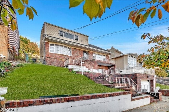 12 Park Ave in Kearny, NJ - Building Photo - Building Photo
