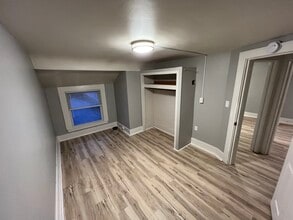 7 Mill St, Unit 7 Mill Upper in Leroy, NY - Foto de edificio - Building Photo