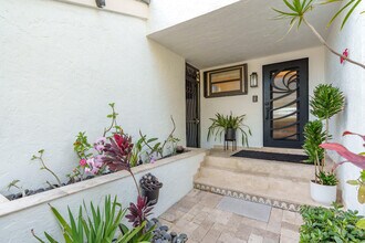 1005 Bel Air Dr in Highland Beach, FL - Building Photo - Building Photo