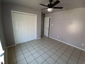 2100 N Paradise Dr in Pharr, TX - Building Photo - Building Photo
