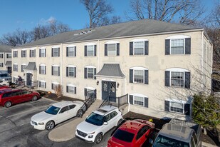 Evergreen Point Condominiums in Louisville, KY - Building Photo