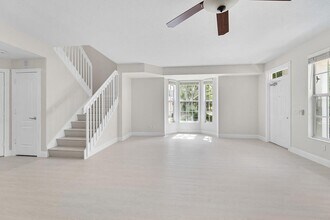 122 Ashley Ct in Jupiter, FL - Foto de edificio - Building Photo