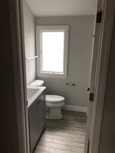171 Main St, Unit Apartment 1 in Hyannis, MA - Building Photo - Building Photo