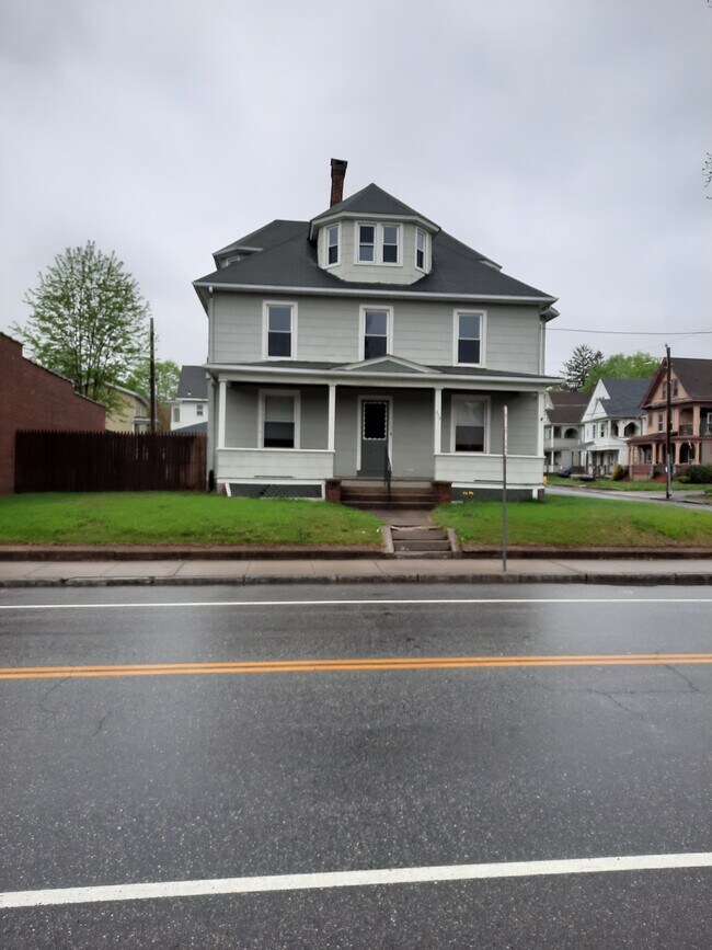 202 S Main St Apartments and Nearby Torrington Apartments For Rent