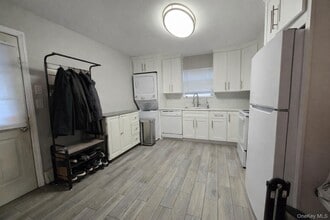 7-7 Lambert Ave in South Farmingdale, NY - Building Photo - Building Photo