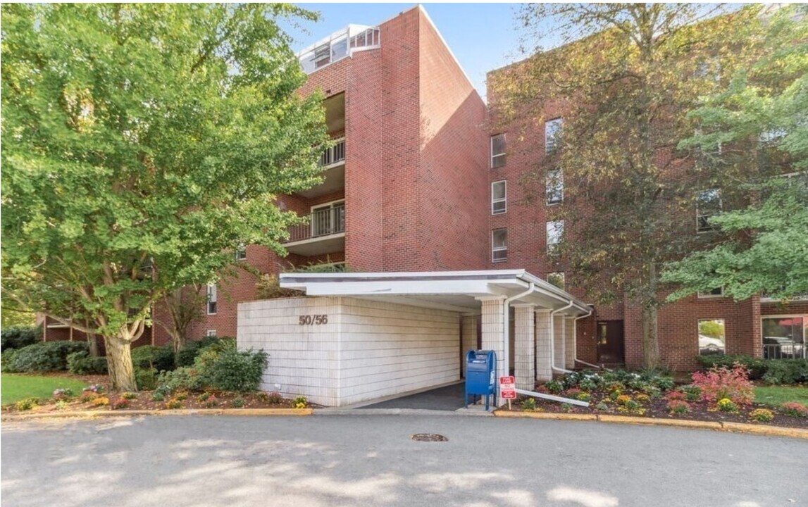 50 Broadlawn Park, Unit 307 in Boston College, MA - Foto de edificio