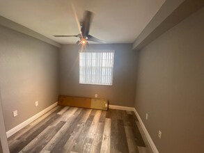 2831 N Oakland Forest Dr in Oakland Park, FL - Building Photo - Building Photo