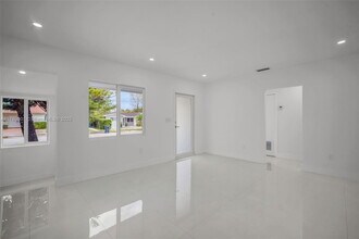 4112 SW 9th Terrace in Miami, FL - Building Photo - Building Photo