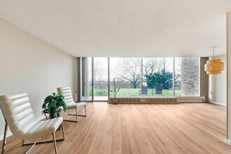 1000 Urlin Ave in Grandview Heights, OH - Building Photo - Building Photo