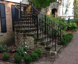 203 W Waldburg St, Unit First Floor in Savannah, GA - Foto de edificio - Building Photo