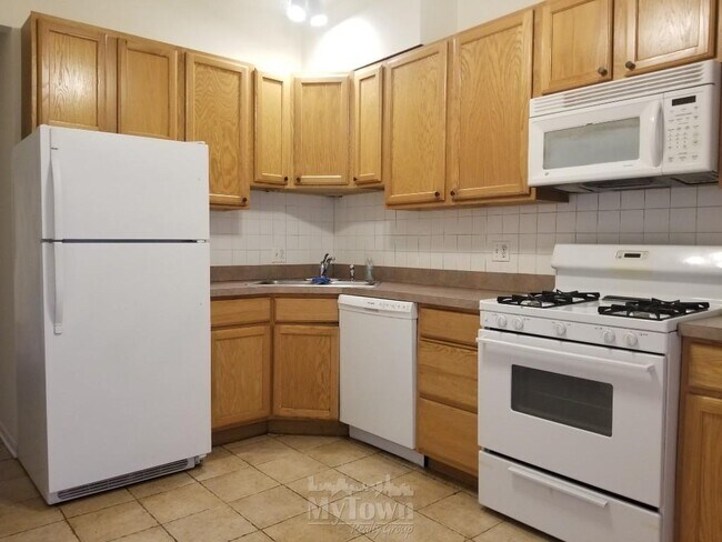 4530 N Lincoln Ave-Unit -2 in Chicago, IL - Foto de edificio - Building Photo