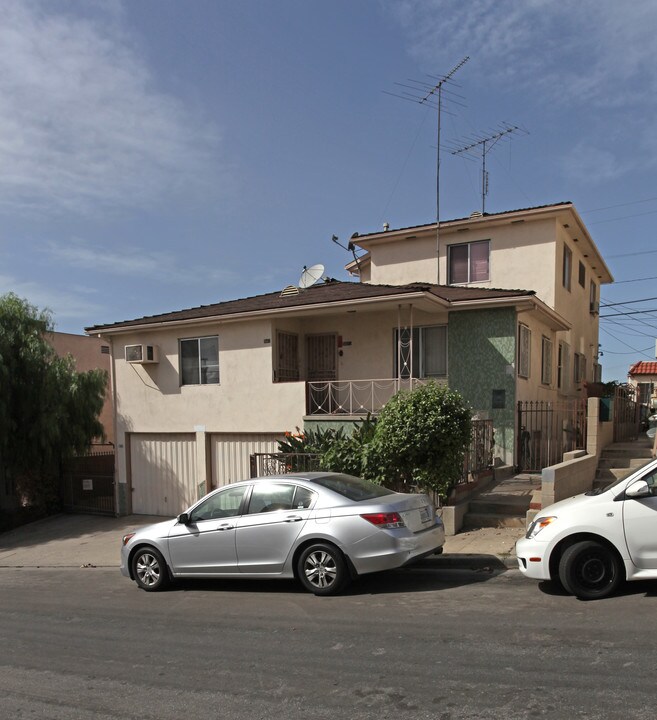 939 Marview Ave in Los Angeles, CA - Foto de edificio