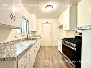 9817 Crenshaw Blvd in Inglewood, CA - Building Photo - Building Photo