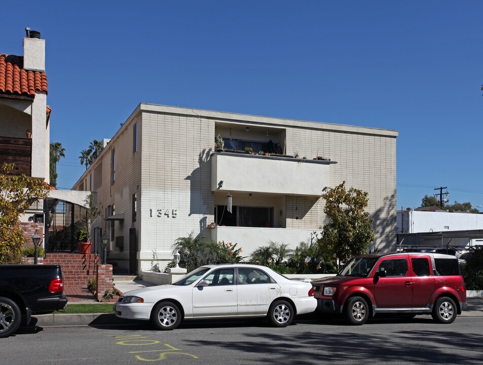 1345 18th St in Santa Monica, CA - Building Photo