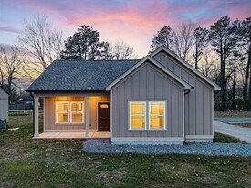 44 Palm Beach Ave in Rossville, GA - Building Photo