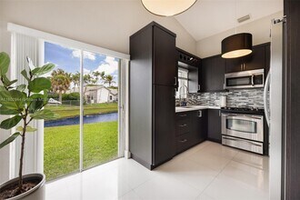 3506 NW 79th Way in Hollywood, FL - Foto de edificio - Building Photo