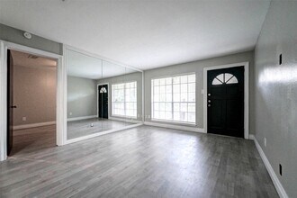 845 Wax Myrtle Ln in Houston, TX - Building Photo - Building Photo