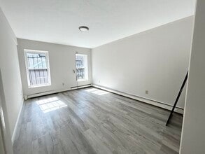 92 Hammond St in Boston, MA - Building Photo - Building Photo